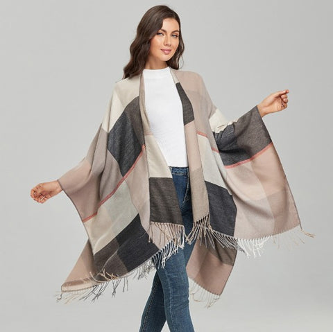 LA FERNAI Poncho 150x130 Wool Cape Wrap Cloak Beige classic All Saisons P10