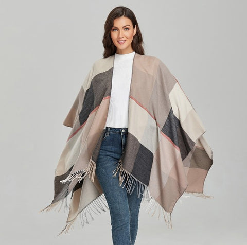 LA FERNAI Poncho 150x130 Wool Cape Wrap Cloak Beige classic All Saisons P10