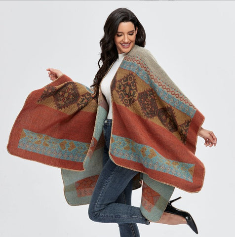 LA FERANI Poncho 150x130 Wool Cape Wrap Cloak Brown All Saisons P13