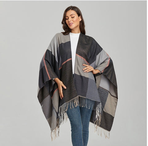 LA FERNAI Poncho 150x130 Wool Cape Wrap Cloak Grey classic All Saisons P15