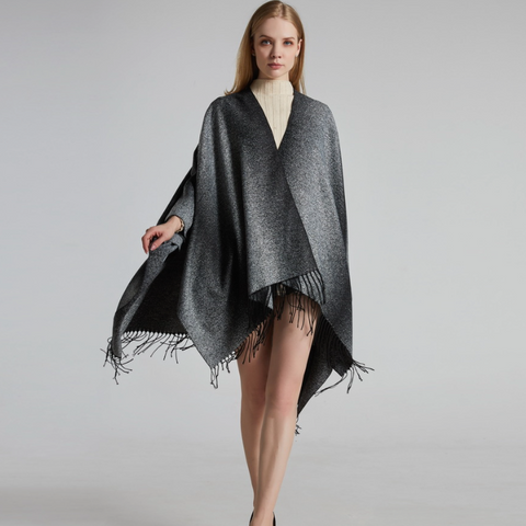 LA FERANI Poncho 150x130 Wool Cape Wrap Cloak Black Grey Vintage Classic All Saisons P20